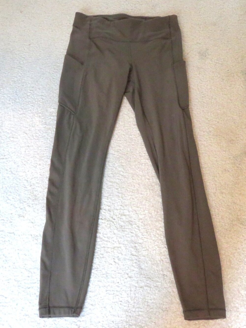 Lululemon Olive Green High Waist Leggings Side Pockets & Back Zip Pocket Size 6